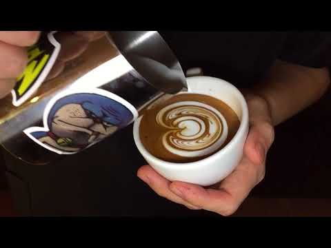 Latte art frame tulip