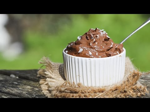 Raw Chocolate Mousse - avocado & banana style