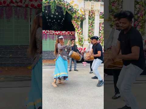 आजाओ ढोल पे डांस सीखो और पार्टी पे मजे करो #easydancestep #dance #dhokdance#weddingdholdance