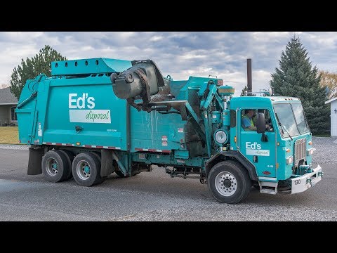 Peterbilt 320 - Heil DuraPack 7000 Garbage Truck