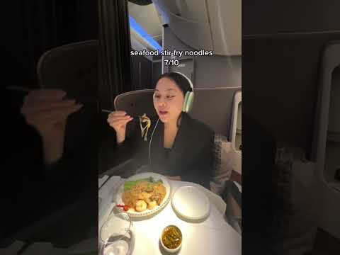 Everything I Ate on the World’s Longest Flight! Singapore Airlines #shorts