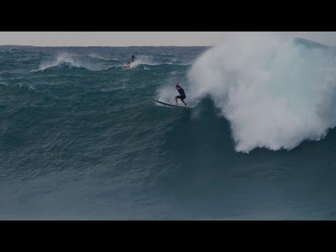 EPIC SESSION GOES DOWN AT HUGE WAIMEA