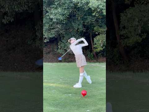 ラウンドイベント中のマン振り🔥🔥 #shorts #golf #ゴルフ #ゴルフ女子 #ゴルフ男子 #ゴルフスイング #男子プロ #プロゴルファー #瀬戸晴加 #せとはるゴルフ