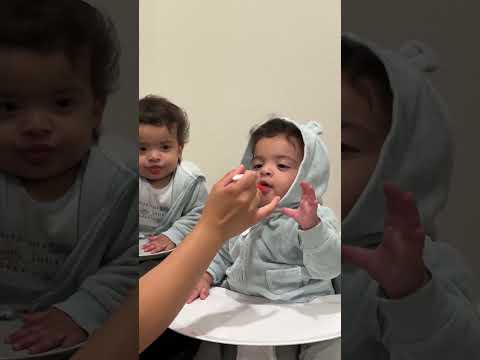 twins eat food for the first time #baby #twins #funny #twinlittle #twinbabies