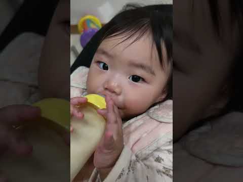 深夜にミルクを崇める0歳児【308Days】 #baby