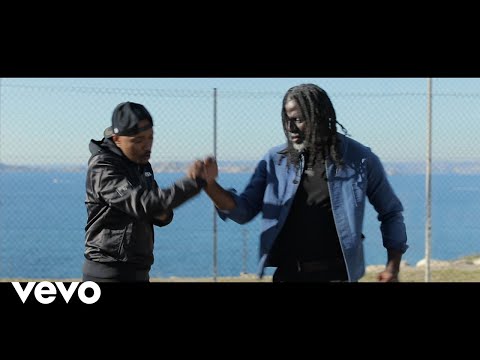 Tiken Jah Fakoly - Le monde est chaud ft. Soprano