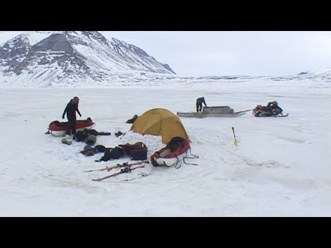 Camp dismantling in Refuge Harbour - Sam Ford Fiord 2010 expedition