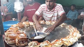 BURGER MAKING | Super Fast Cooking Skills | Egg Anda Bun Kabab at Street Food of Karachi Pakistan