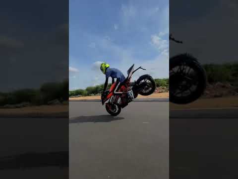 #KTM Rc 200 #Bs6 #Rollingstunt  Whatsapp status on #YouTube 😱😱😱🔥  #YouTubeshort    #Shorts