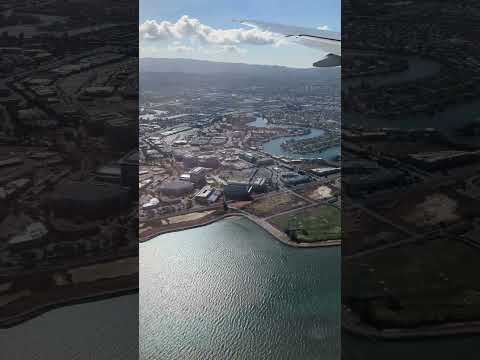 United 900 coming in for a landing at SFO, flying past Foster City #shorts #travel #sfo #united