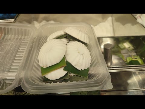 The Making of TuTu Kueh (Putu Piring) A type of Asian Street Food [Singapore] 嘟嘟糕的制作过程 ［一种新马街边小吃］