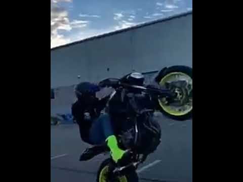 #Yamaha MT 09 #Super Bike #Wheeliestunt  Whatsapp status on #YouTube 😱😱😱 #Shorts