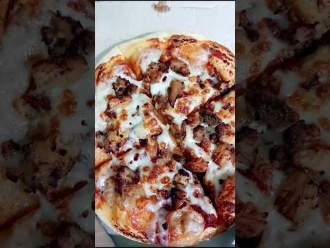 Pepper barbecue chicken pizza 🍕🤤 #trending #shortvideo #short #ytshorts #youtubeshorts