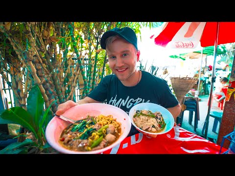 Best in UBON RATCHATHANI / ISAN Street Food Hunt / Thailand Motorbike Tour