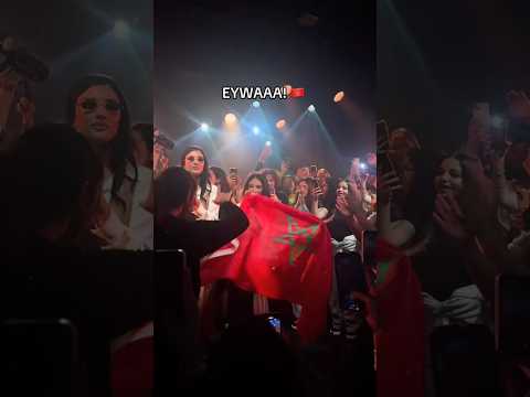 The Moroccan flag couldn’t miss at INEZ’s show! ♥️💫