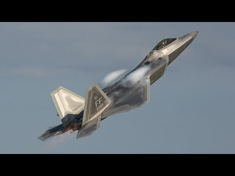 USAF F-22 Raptor Takeoff - EAA AirVenture Oshkosh 2023