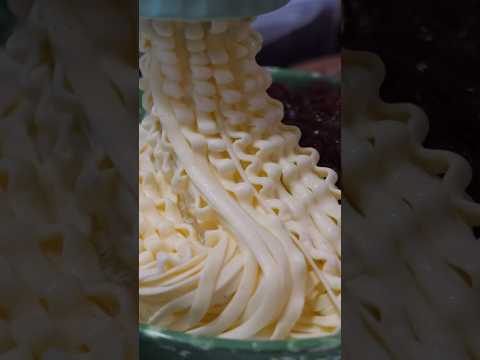 Must try! Fresh cream noodle ice cream / Korean street food