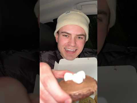 Nick tries the new crumbl holiday flavors!