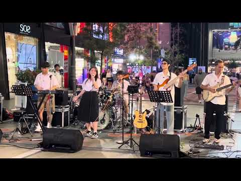 20240420 ขี้หึง - Silly Fool (Performed by Cookie & The Fabfilter) @ Siam Square