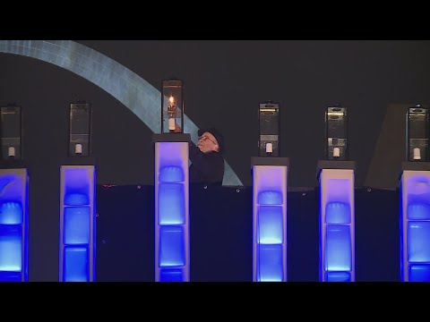 St. Louis Jewish community welcomes start of Hanukkah with lighting of Staenberg Menorah