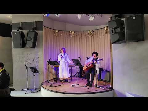 大阪市福島区にありますArt Beat Cafe NAKANOSHIMA に行ってきました❗美空ひばりさんの『愛燦々』を歌わせて頂きましたよ🎵