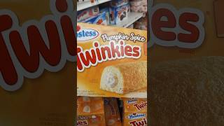 Pumpkin spice Twinkies 🎃 #twinkies #pumpkinspice #pumpkinseason #shorts #falltreats #snacks #cake