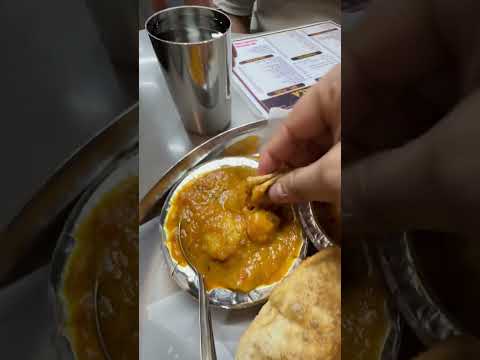 Best Poori Sabji 👍#trending #viral #mumbai #food #subscribe #youtube #shorts #bihar #ytshorts#funny