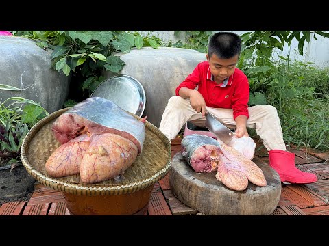 Country chef cook big fish with fish eggs for mother - Chef Seyhak