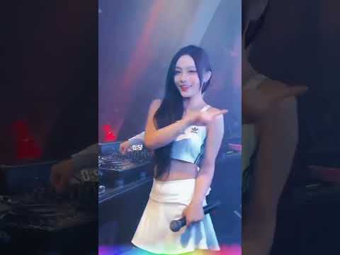 Yến Vô Hiết 燕无歇DJ阿遣 - Tương Tuyết Nhi 蒋雪儿 New DJ 2023