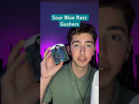 Trying Extreme Sour Blue Raspberry Gushers #asmr #eatingsounds #candy #mukbang #tryingsnacks