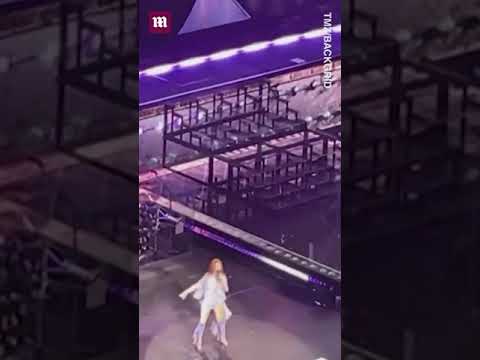 Video: Shania Twain FALLS on stage while performing in Chicago