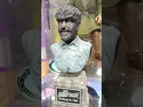 Wolfman horror statue #wolfman #horror #statue #shorts