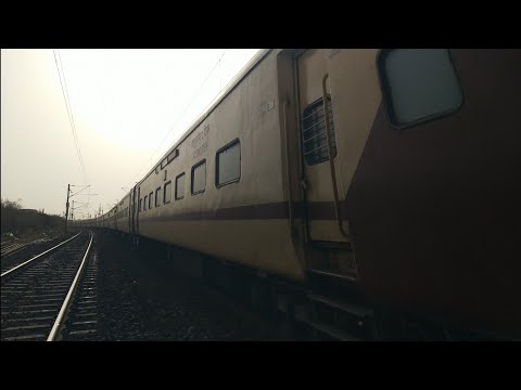 12142- Mumbai Lokmanya Tilak Terminus Express With Wap-7 Early Morning Departure