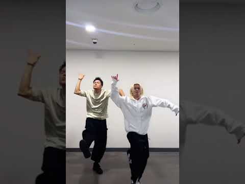 Stray Kids WALKIN ON WATER challenge - Felix with JY.Park