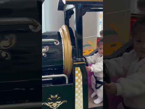 Who Is Driving? #korea #cute #cutebaby #train #shorts