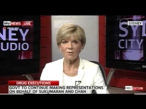 Julie Bishop appeals for pearl earring
    00:33