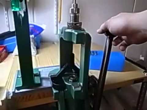 【ライフルリロード】Step 1: デキャッピング / [Reloading Rifle Ammo] Step 1: Decapping