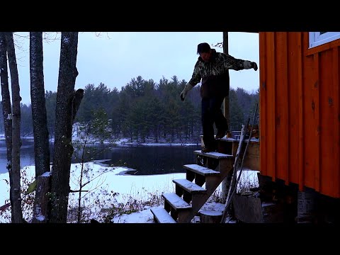 Off Grid Living in a Nog Cabin