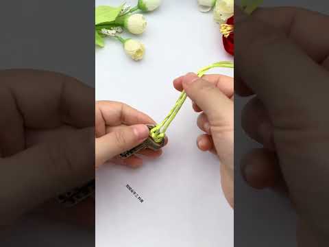 Keychain knotting is simple, easy to learn, and firm. Rope braiding skills sharing. Pure handmad