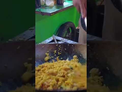 Amazing wok fried rice nasi goreng #streetfoodaroundtheworld #streetfoodasia