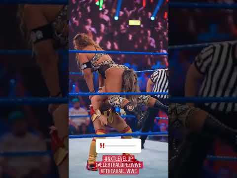 Thea Hail vs Elektra Lopez | Thea Hail lift Electra Lopez up high and drops down | WWE Diva #shorts