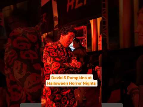 David S. Pumpkins at Halloween Horror Nights 🎃💀 #snl #universal #halloween #universalorlando