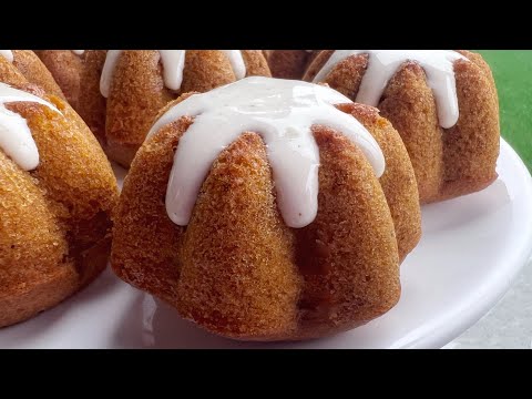 Mini Pumpkin Spice Cakes