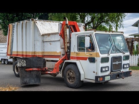 1982 American LaFrance CTC - Heil Formula 7000 Garbage Truck