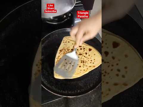 triangle paratha l paratha l #paratha #parathamaking #viral #youtubeshorts #shorts #cookingshorts