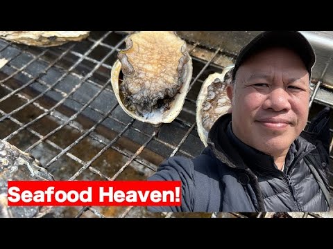 Seafood heaven! Oyster hut by the sea! 瀬戸内海の牡蠣小屋！(CC)