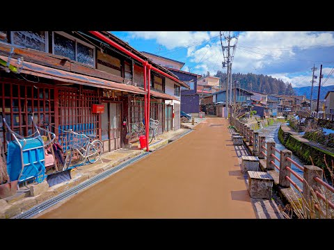 Japan: Walking through traditional town in Takayama, Gifu • 4K HDR