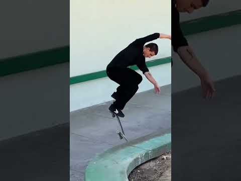 Levi Loeffelberger, frontside noseslide nollie inward heelflip out. #shorts