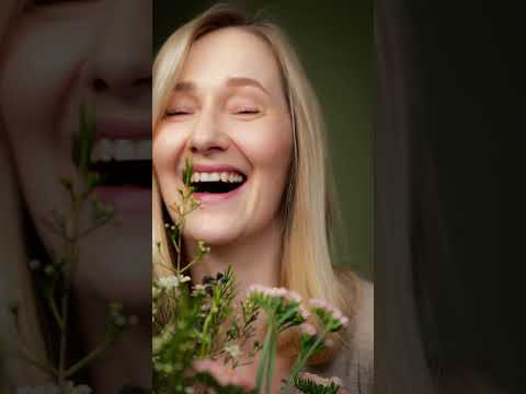 Creative Photography Hack: Using Flowers to Elevate Your Portraits | Stunning and simple Photo Idea