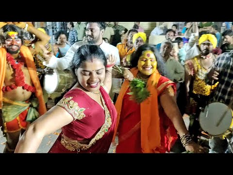 Hyderabad Aunty Super Teenmaar Dance at Bonalu Festival | Hyderabad Bonalu 2024 | Potharaju | Dance